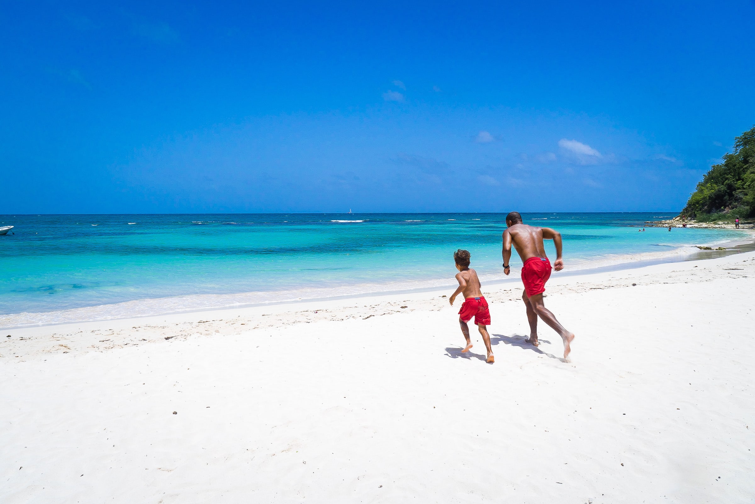 Лонг пляже. Long Bay Antigua.