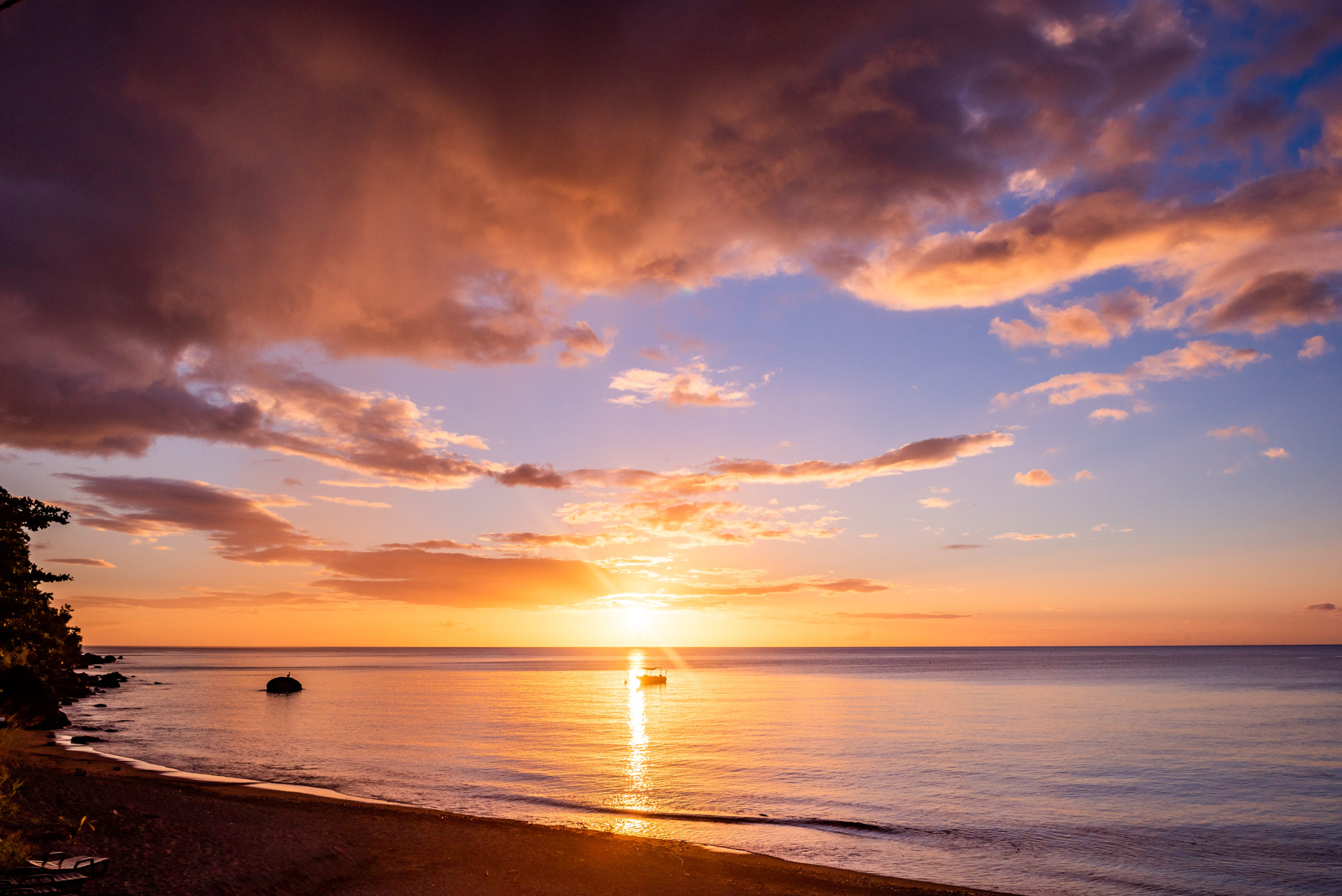 sunset-bay-sunset-soak-in-the-serenity-of-dominica